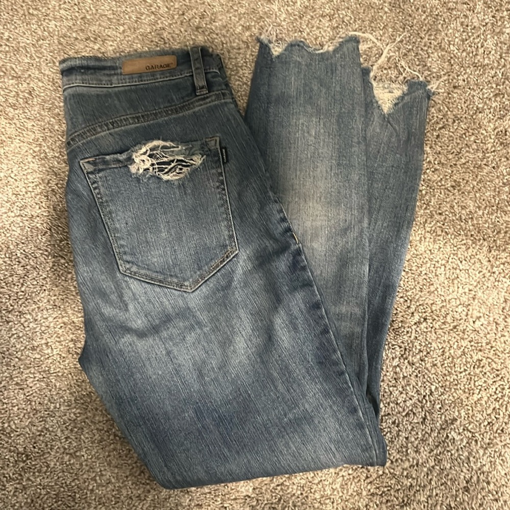 Women’s skinny jeans with holes